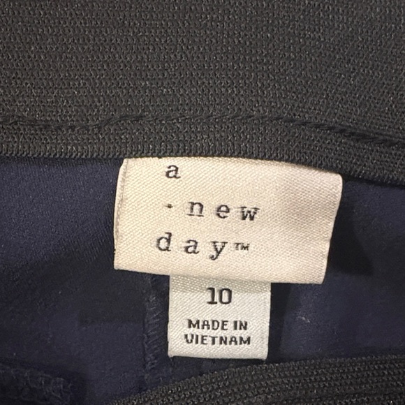 Women's Navy Pants - Picture 2 of 3